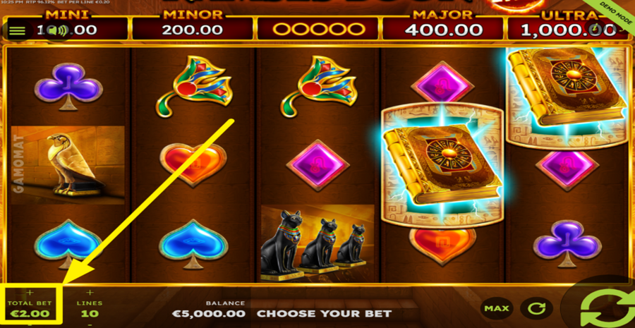 Ramses Book Flaming Link Adjust Total Bet