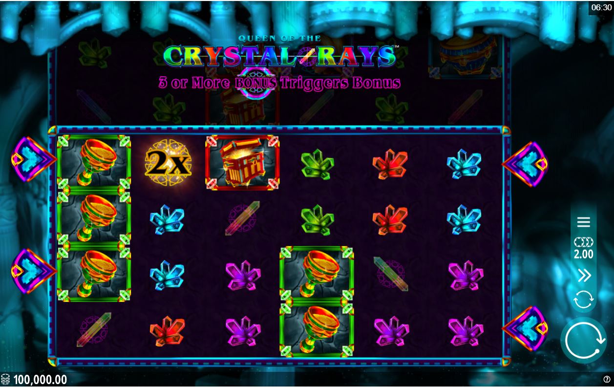 Microgaming Queen of the Crystal Rays Slot Reels